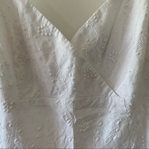 New Beautiful white dress - Picture 3 of 7